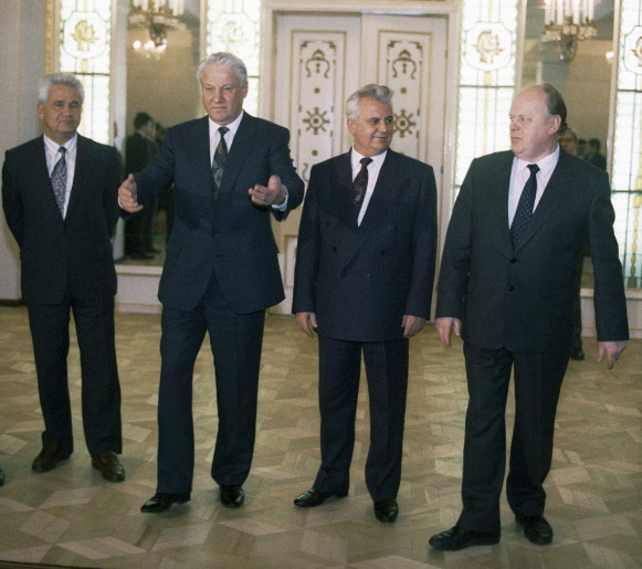 Image - Following the Belavezha Agreement (8 December 1991): (f-l) Viktor Fokin, Boris Yeltsin, Leonid Kravchuk, and Stanislau Shushkevich.